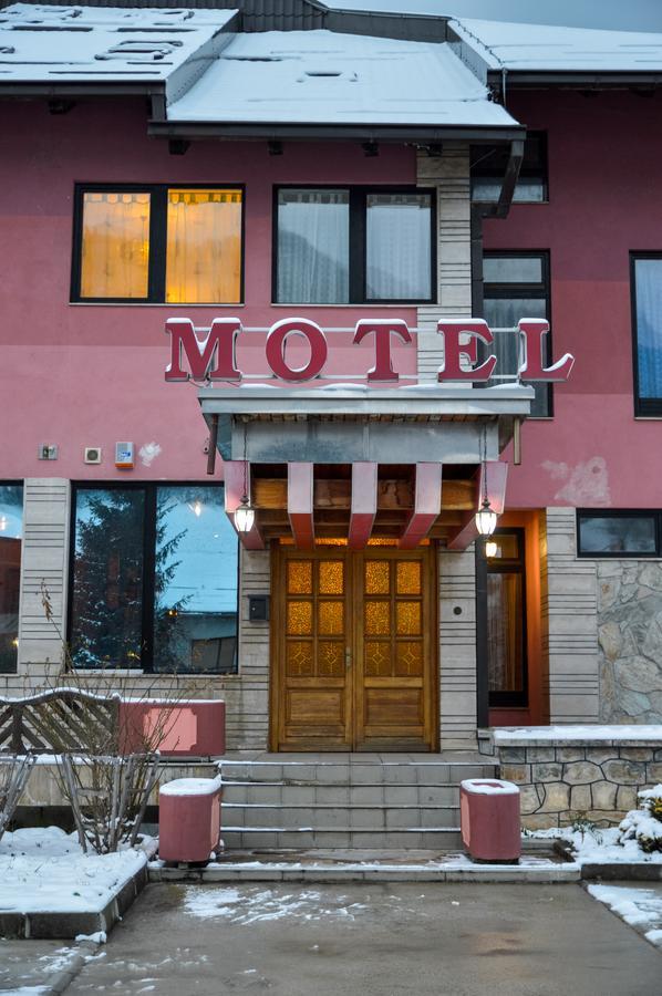 Motel Stecak Jajce Zewnętrze zdjęcie