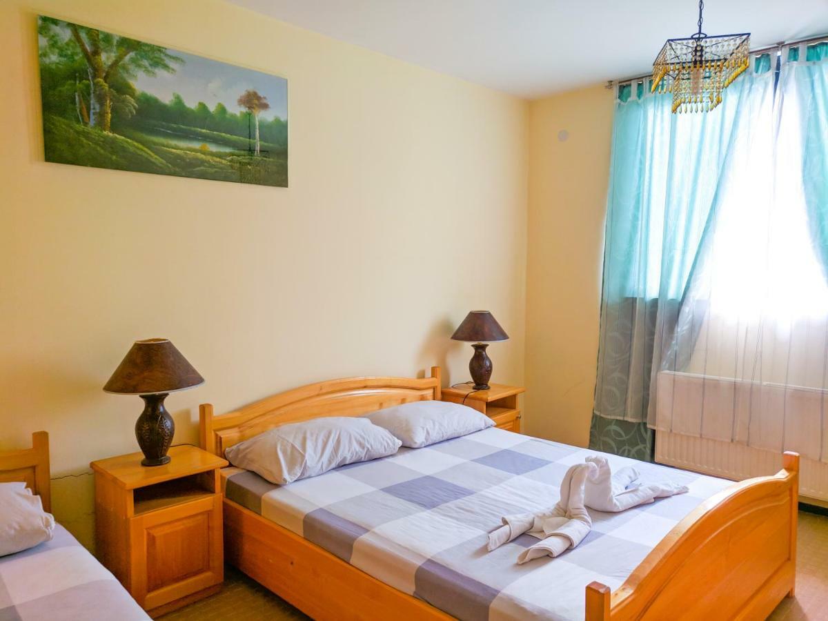 Motel Stecak Jajce Zewnętrze zdjęcie