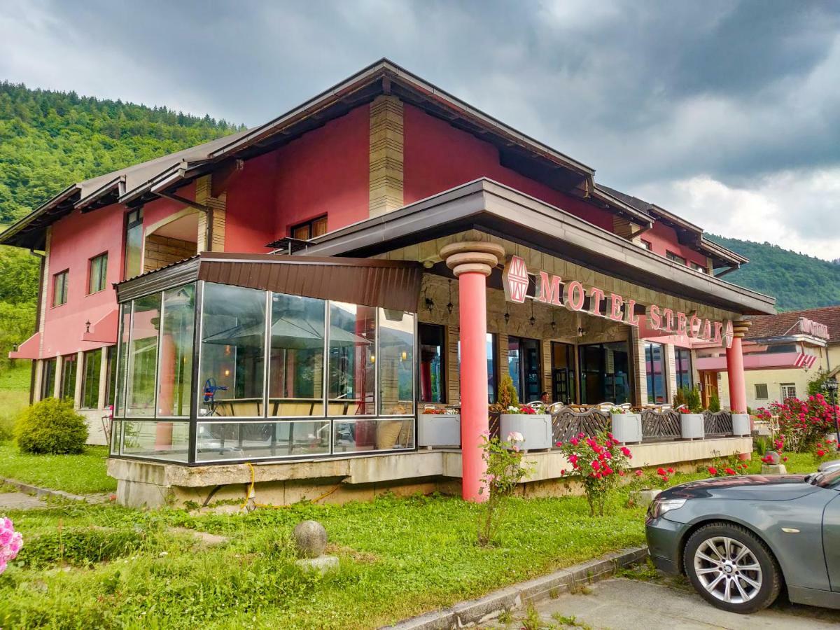 Motel Stecak Jajce Zewnętrze zdjęcie